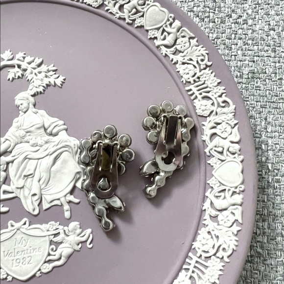 Juliana Vintage Ear Clip - Picture 3 of 4